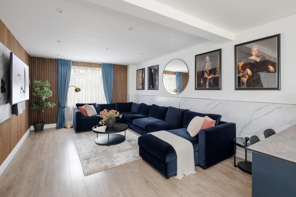 TV and multimedia, Living room, Seating area