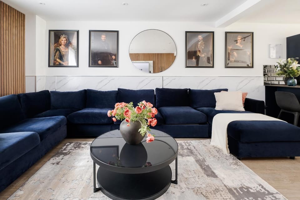 TV and multimedia, Living room, Seating area