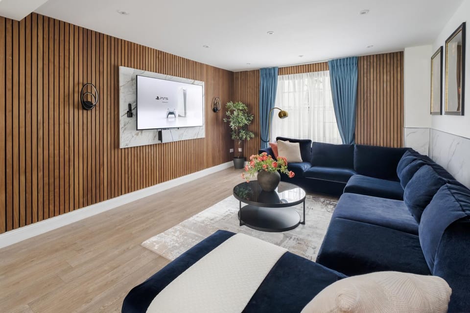 TV and multimedia, Living room, Seating area