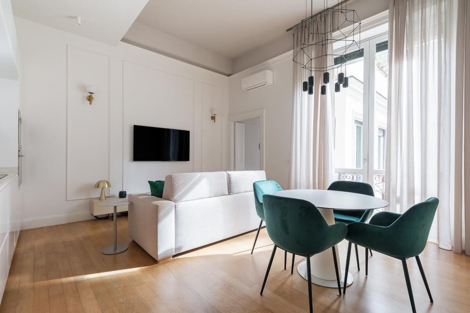 TV and multimedia, Living room, Seating area, Dining area