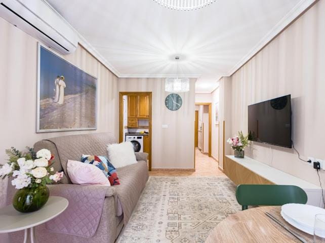 Ramon Gallud Apartment in Torrevieja