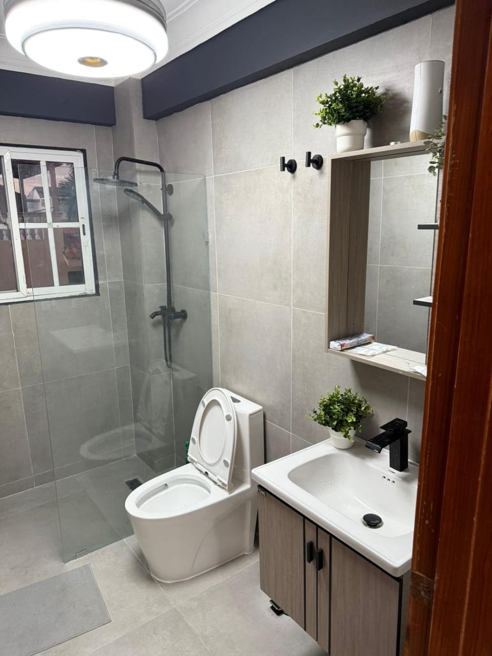 Shower, Toilet, Bathroom, towels