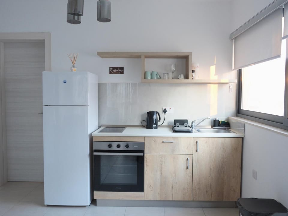 Luxurious one bedroom apartment by the beach close to st julians Apartment in Malta