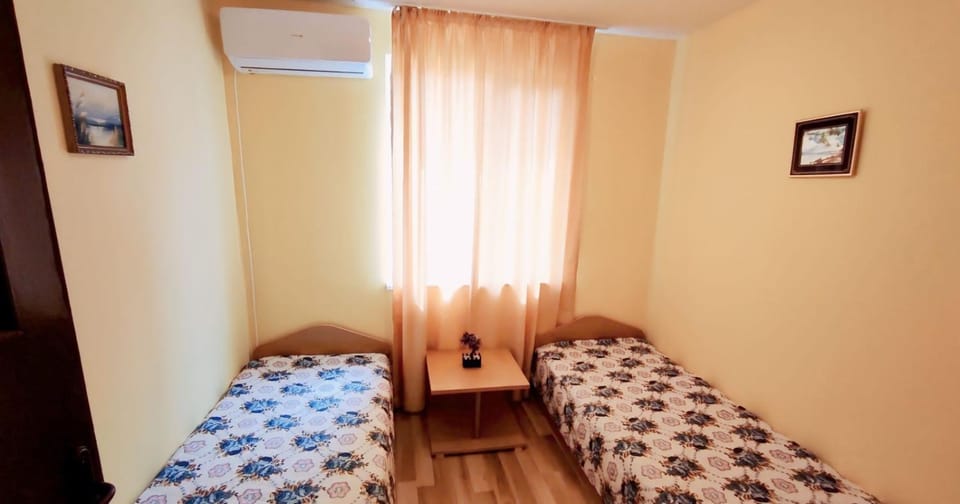Bed, TV and multimedia, Photo of the whole room, internet, air conditioner