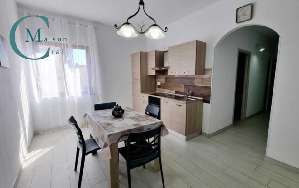 Kitchen or kitchenette, Dining area, oven, pet friendly, stove
