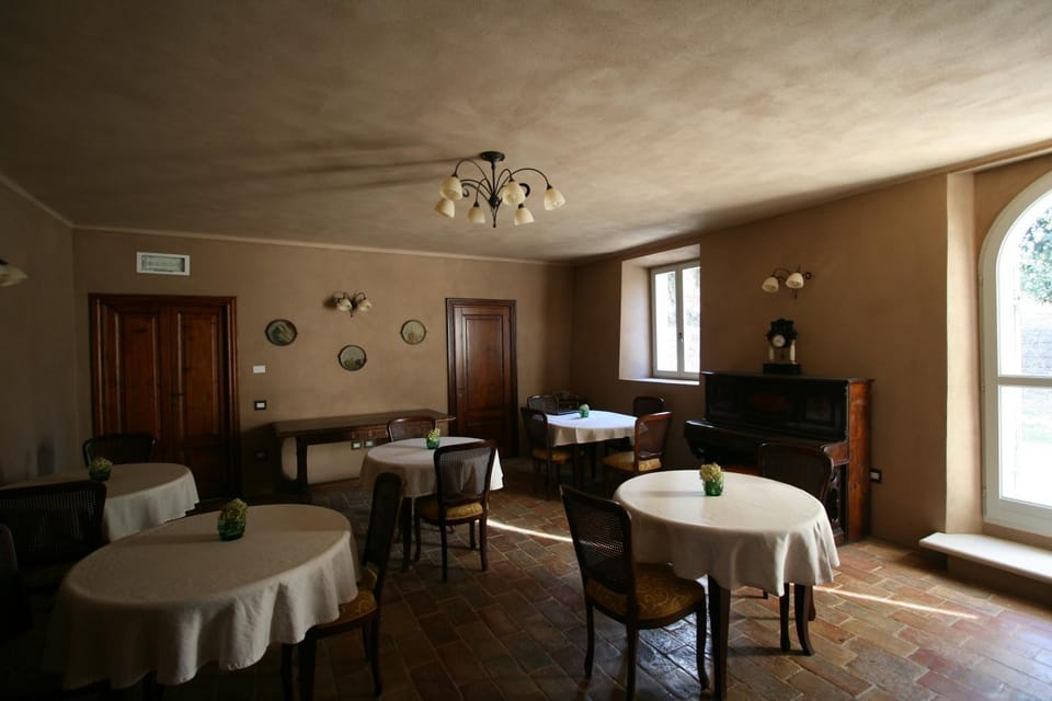 Living room, Dining area, Breakfast