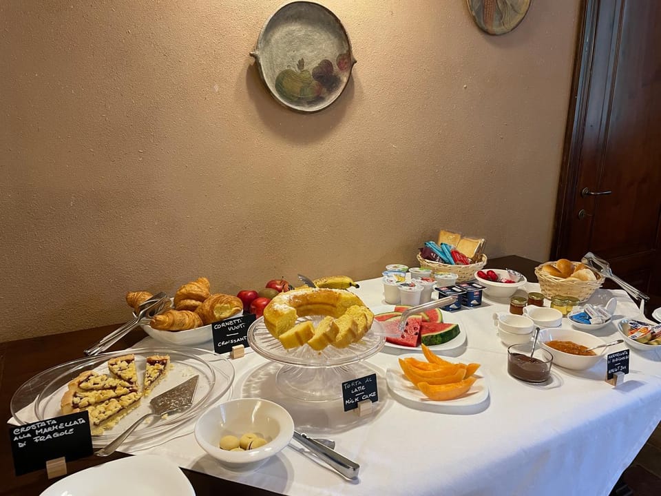 Food and drinks, Breakfast, Continental breakfast, Buffet breakfast