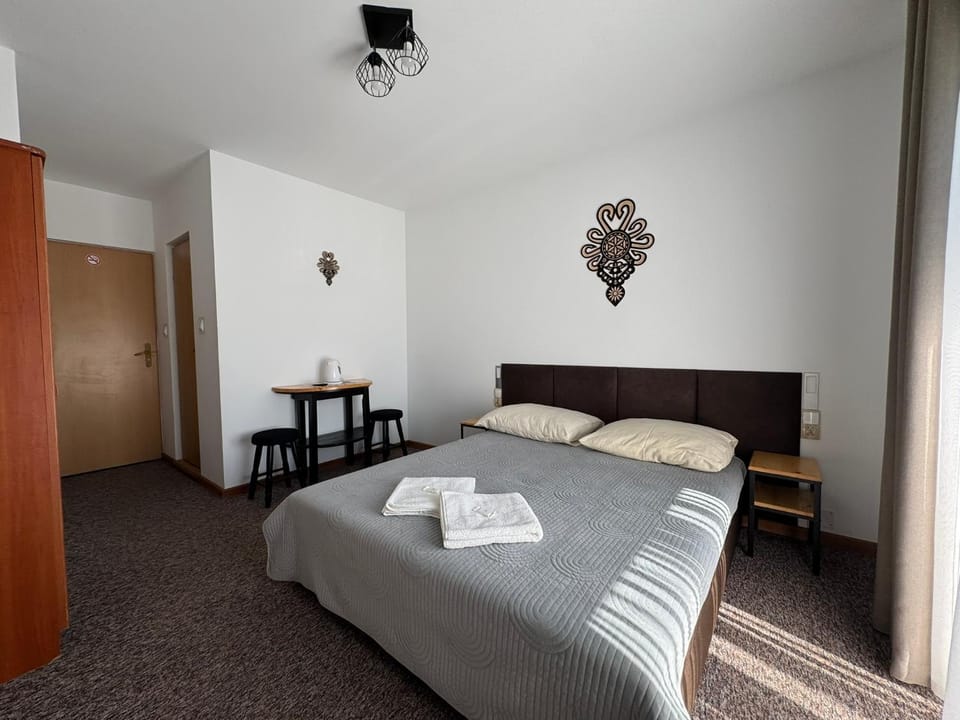 Bed, Photo of the whole room, Bedroom, towels, wardrobe