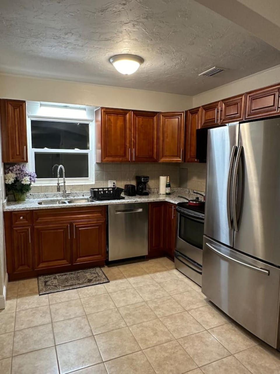 Peaceful Oasis 7 Min to Siesta Key House in Florida