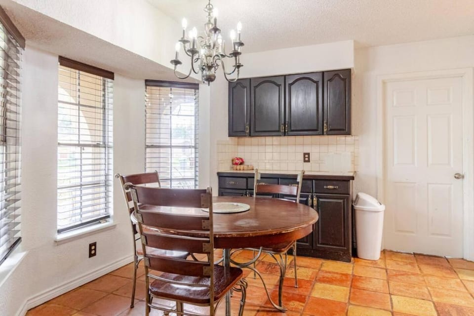Entire Spanish Style Villa in Leon Valley House in Leon Valley