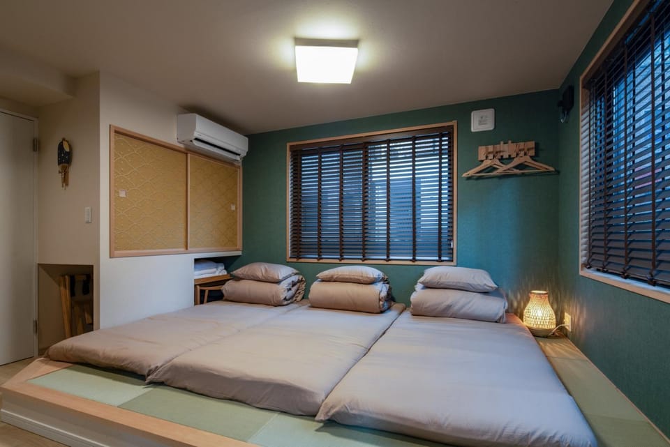 Bed, Bedroom, air conditioner