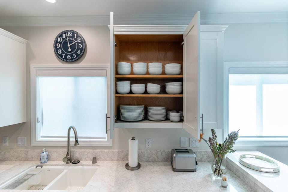 Kitchen or kitchenette, toaster
