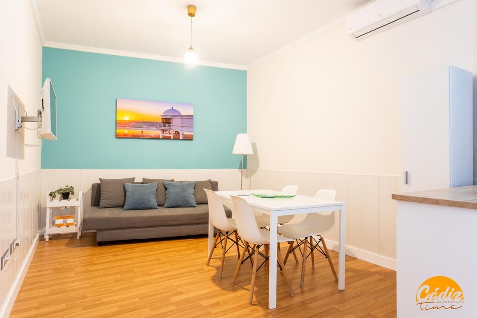 Living room, Seating area, Dining area, air conditioner