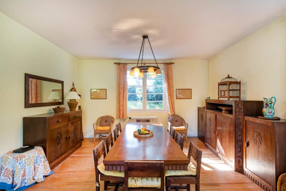 Property building, Living room
