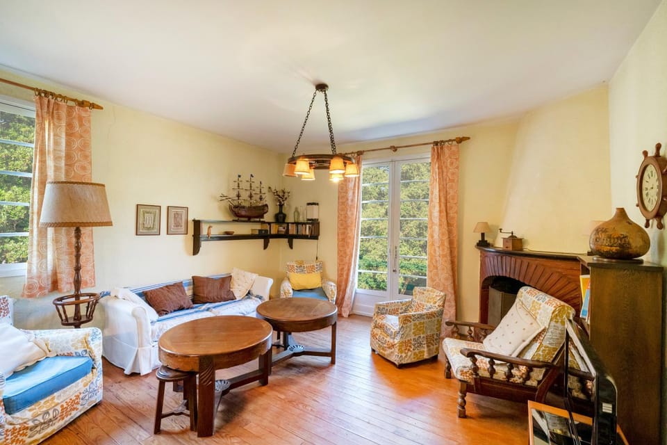 Property building, Living room
