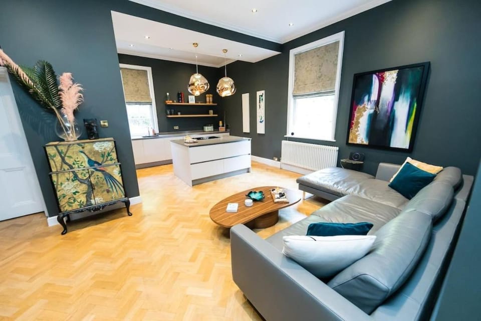 Communal lounge/ TV room