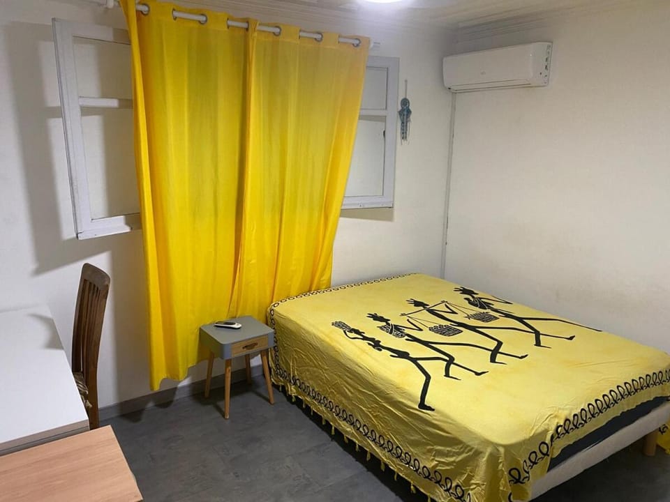 Bedroom, air conditioner