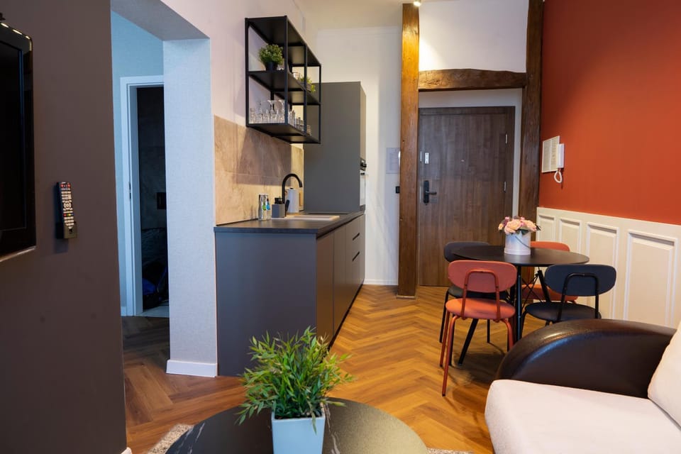 TV and multimedia, Kitchen or kitchenette, Living room, Seating area, Dining area, pet friendly, stove