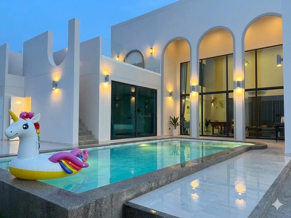 Property building, Swimming pool