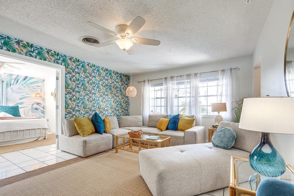 4 Mi to Jensen Beach Park Family Home with Pool! House in Jensen Beach