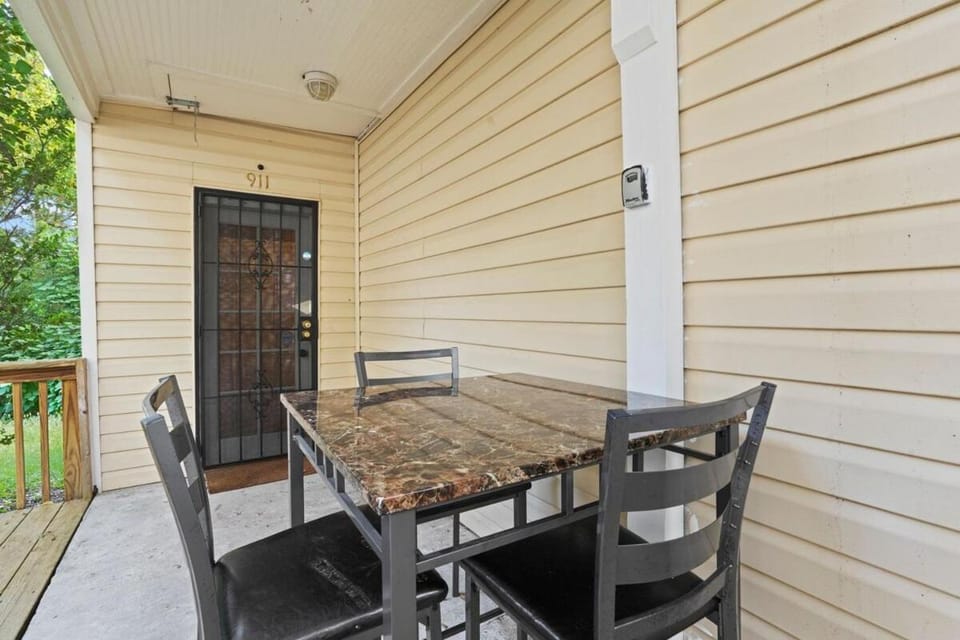 Patio, Seating area