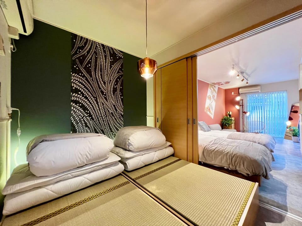 Photo of the whole room, Bedroom