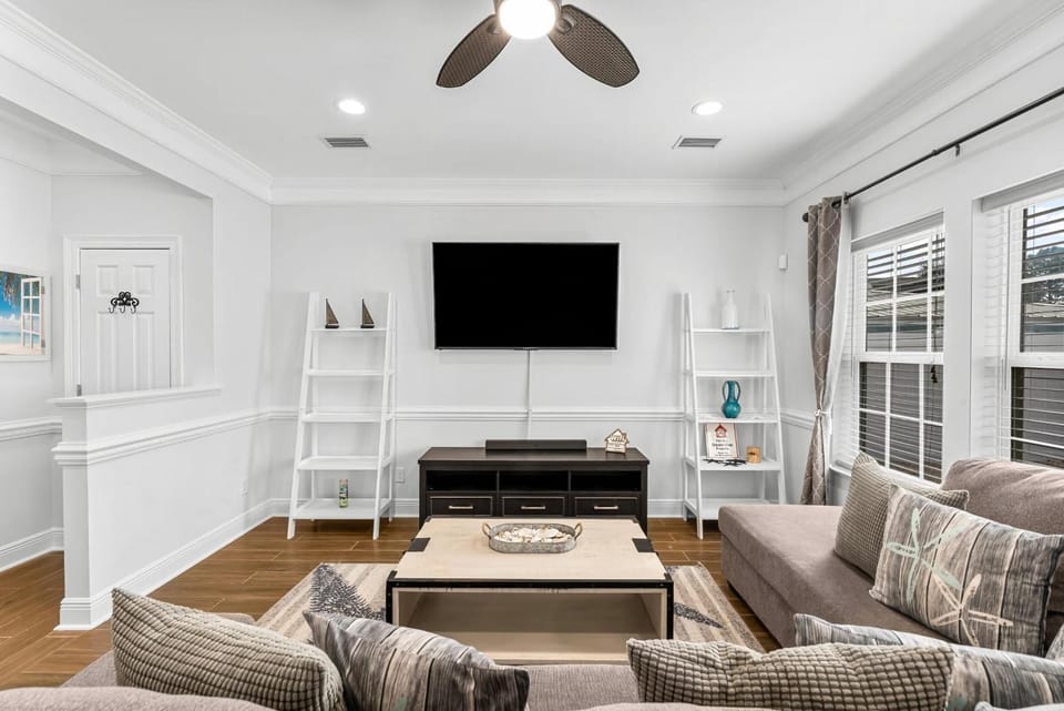 TV and multimedia, Living room, Seating area