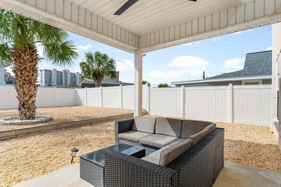 Patio, Day, Natural landscape, View (from property/room)