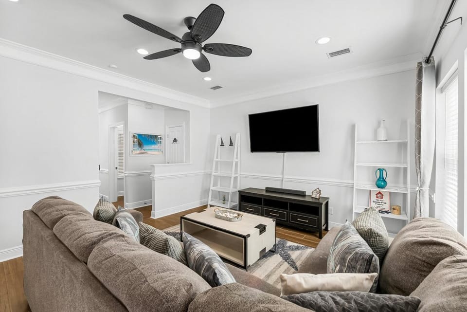 TV and multimedia, Living room, Seating area