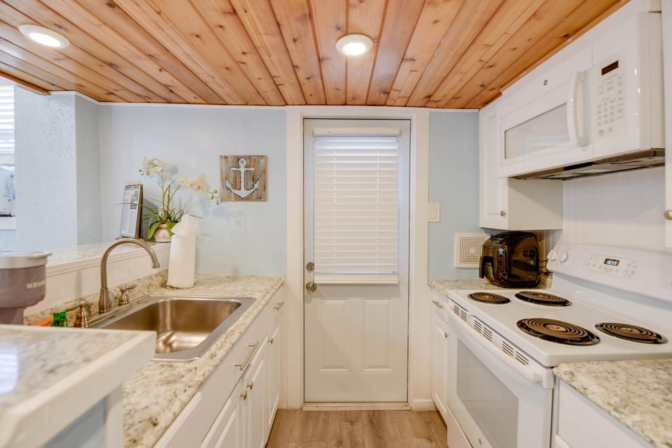 Welcome Matt's - Truman @ Duval Unit B Apartment in Key West