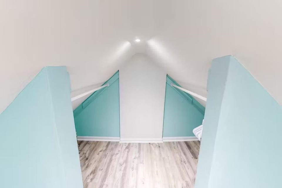 Abbey's Attic - Truman @ Duval Unit E Apartment in Key West