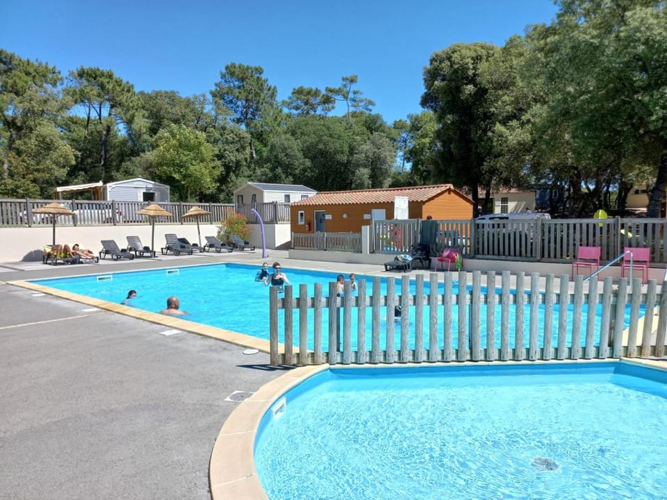 Camping maeva Respire Parfums d'Eté Campground/ 
RV Resort in Pays de la Loire
