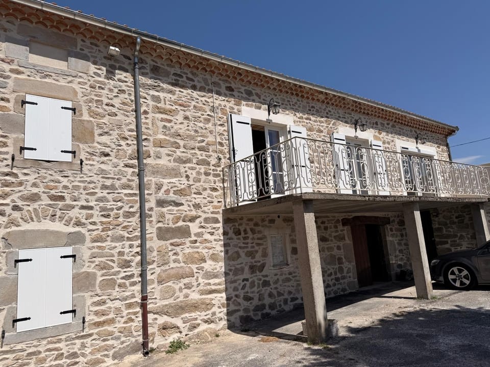 Maison spacieuse tranquille et calme PMR possible House in Auvergne-Rhône-Alpes