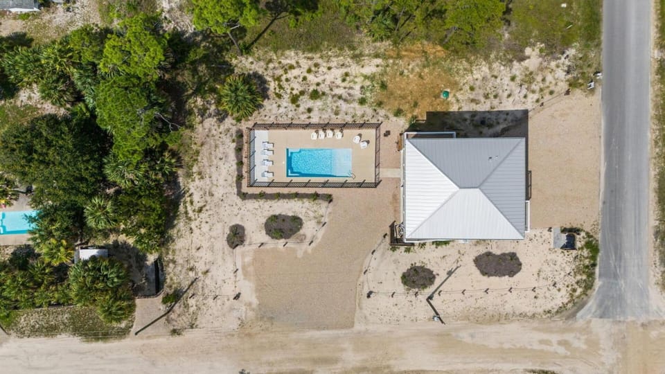 The Sea Salt Sandcastle-Private Pool-5BR House in Saint George Island