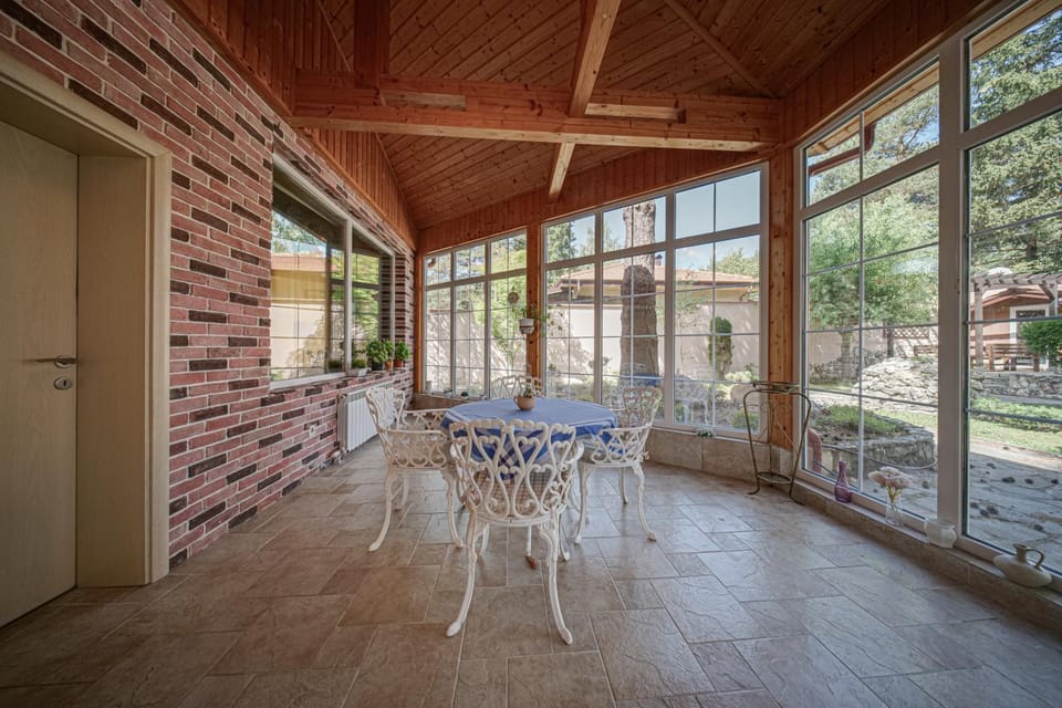 Dining area, Breakfast