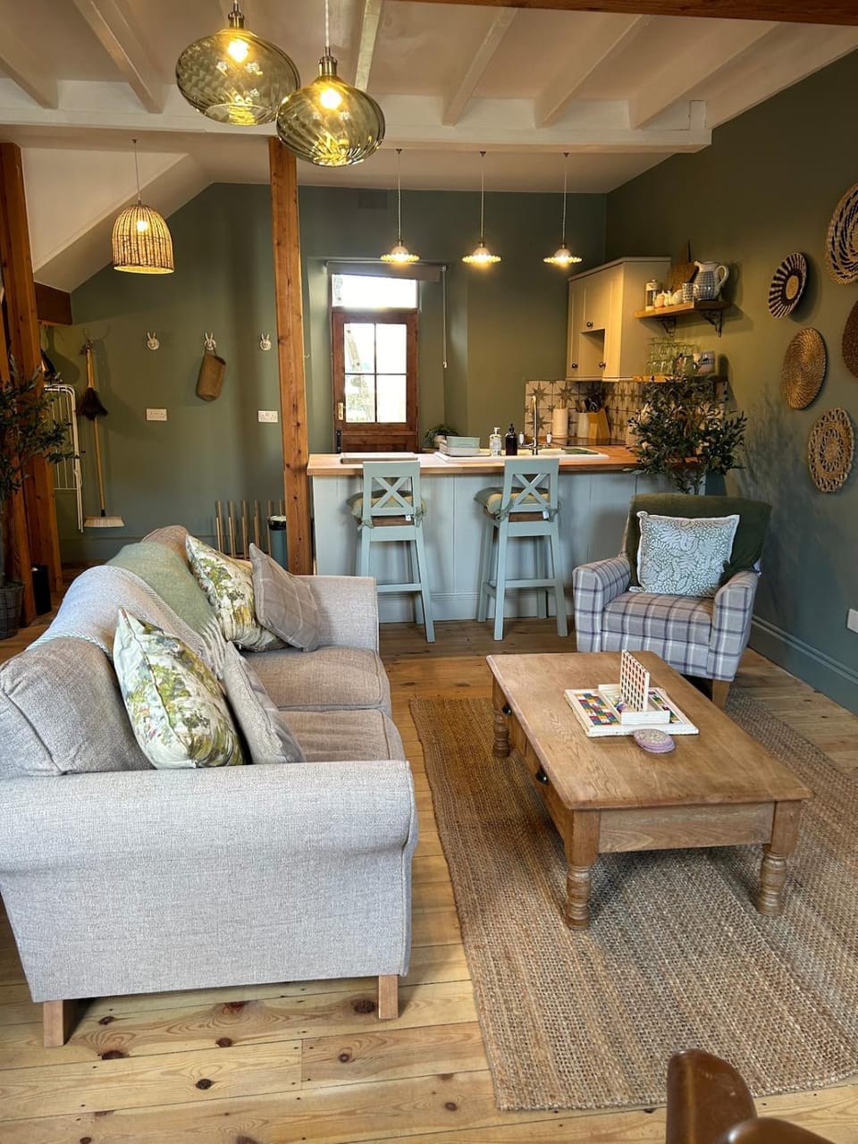 Living room, Seating area