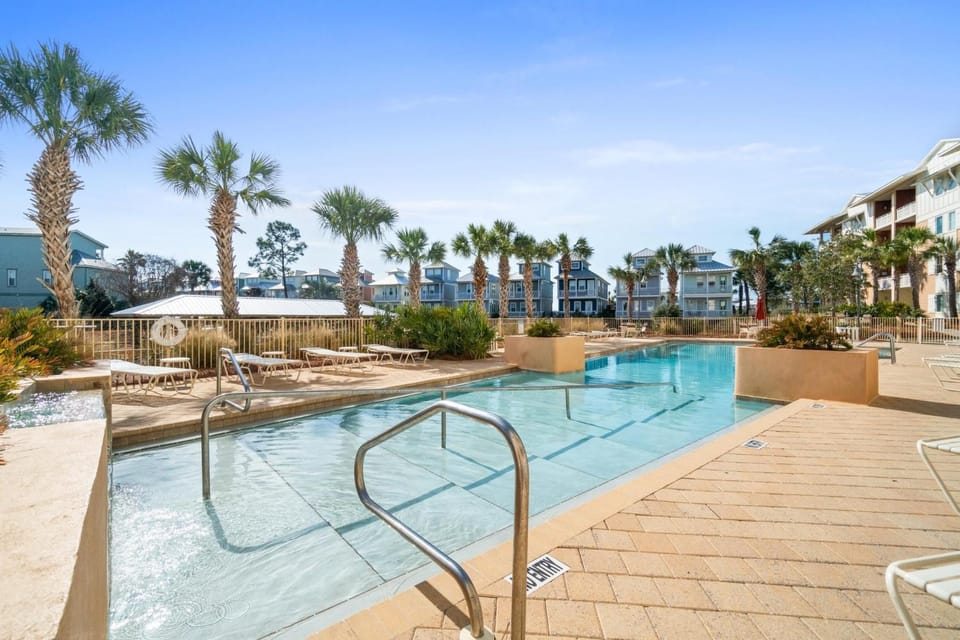 Day, Natural landscape, Balcony/Terrace, Pool view, Swimming pool, sunbed