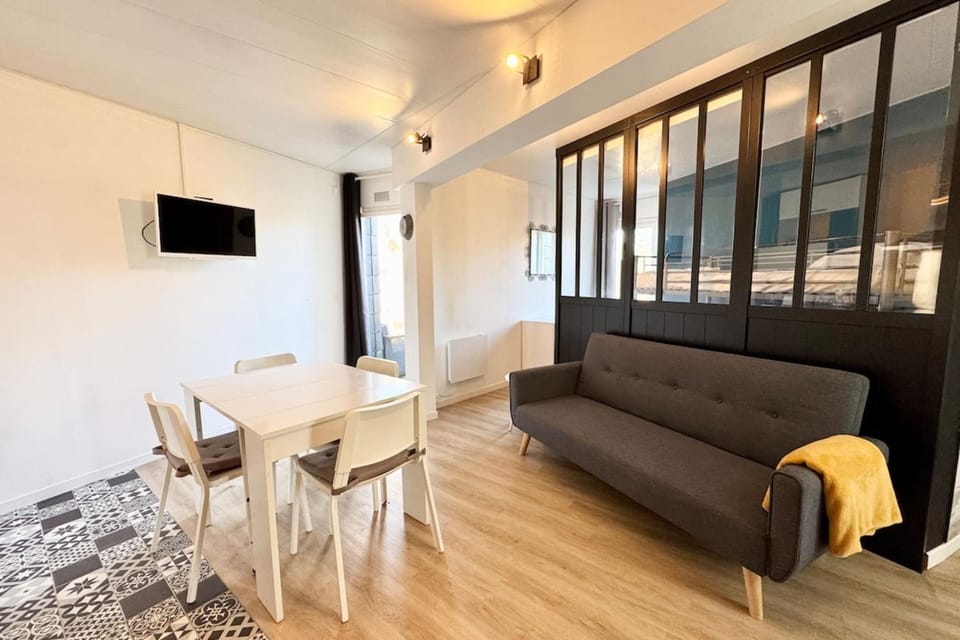 Agréable maisonnette entièrement rénovée -Terrasse House in Guidel