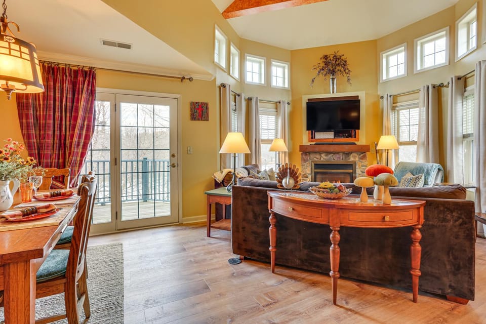 < 1 Mi to Mountain Creek Resort: Condo w/ Balcony House in Vernon Township