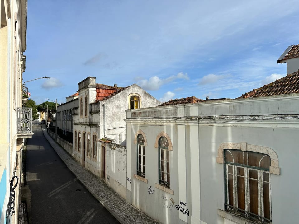 Neighbourhood, Street view