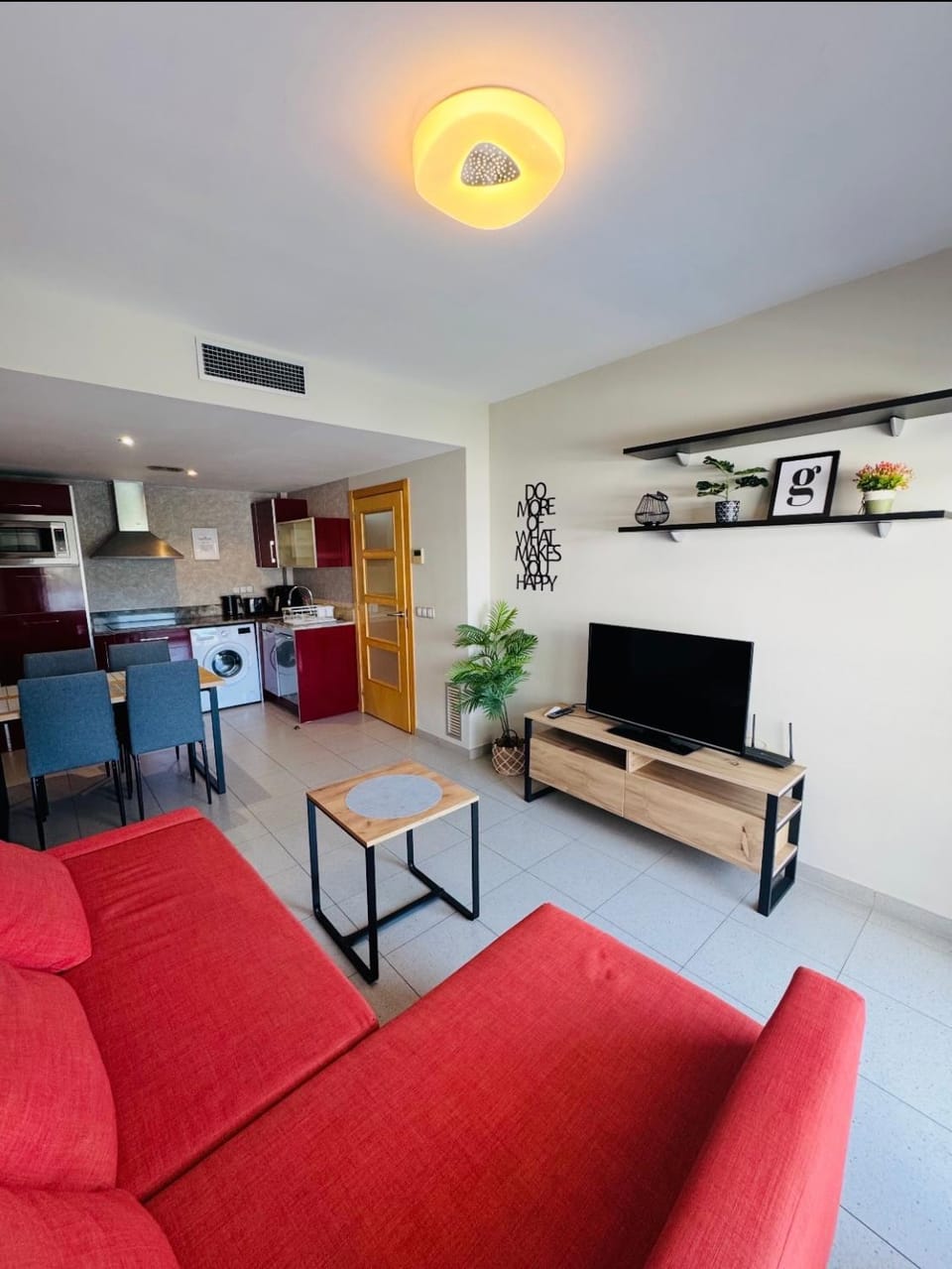 Hermoso piso en un paso de la Playa de Fenals con piscina House in Lloret de Mar