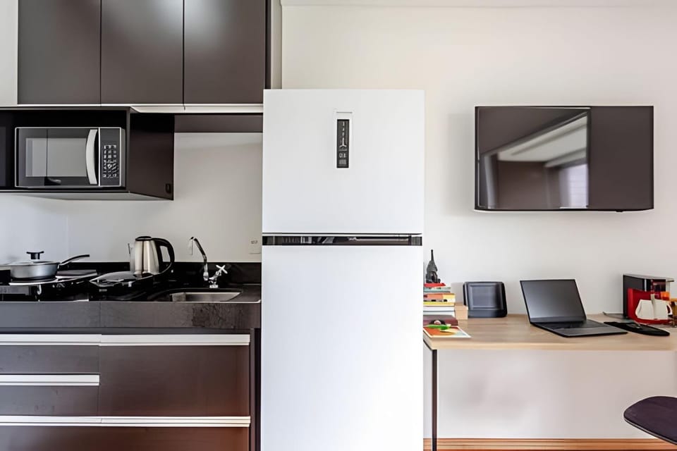 TV and multimedia, Kitchen or kitchenette, microwave, stove