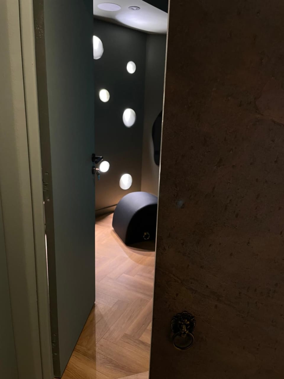 Love Room Strasbourg, Suite Bali, Balnéo & Sauna Apartment in Strasbourg