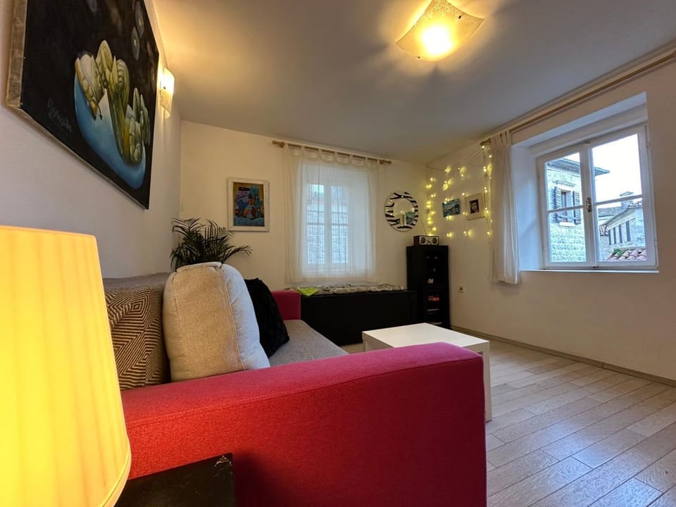 Charming apartment with a terrace Apartment hotel in Kotor