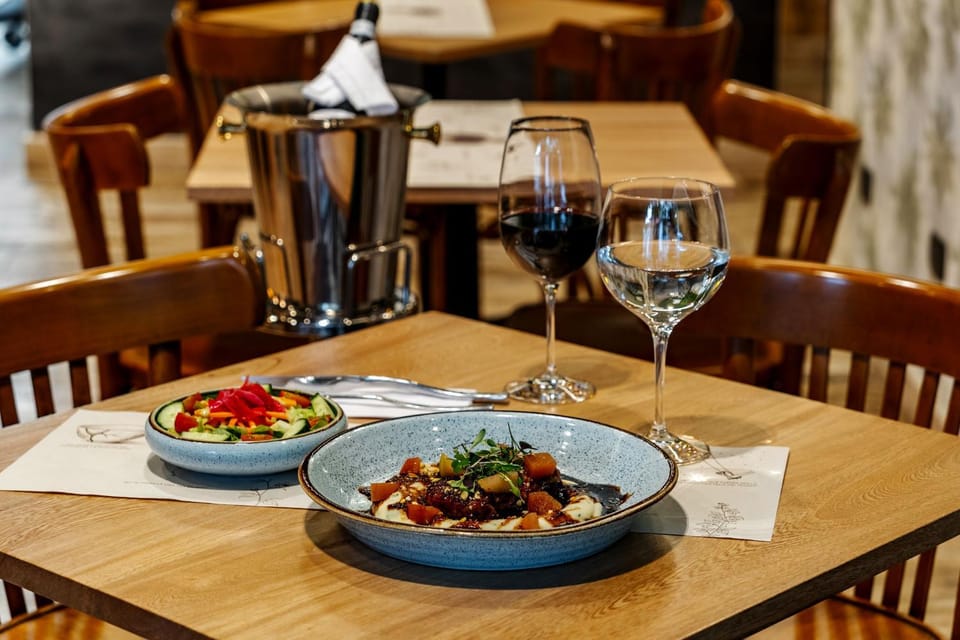 Restaurant/places to eat, Food and drinks, Food, Lunch, Dinner, Drinks