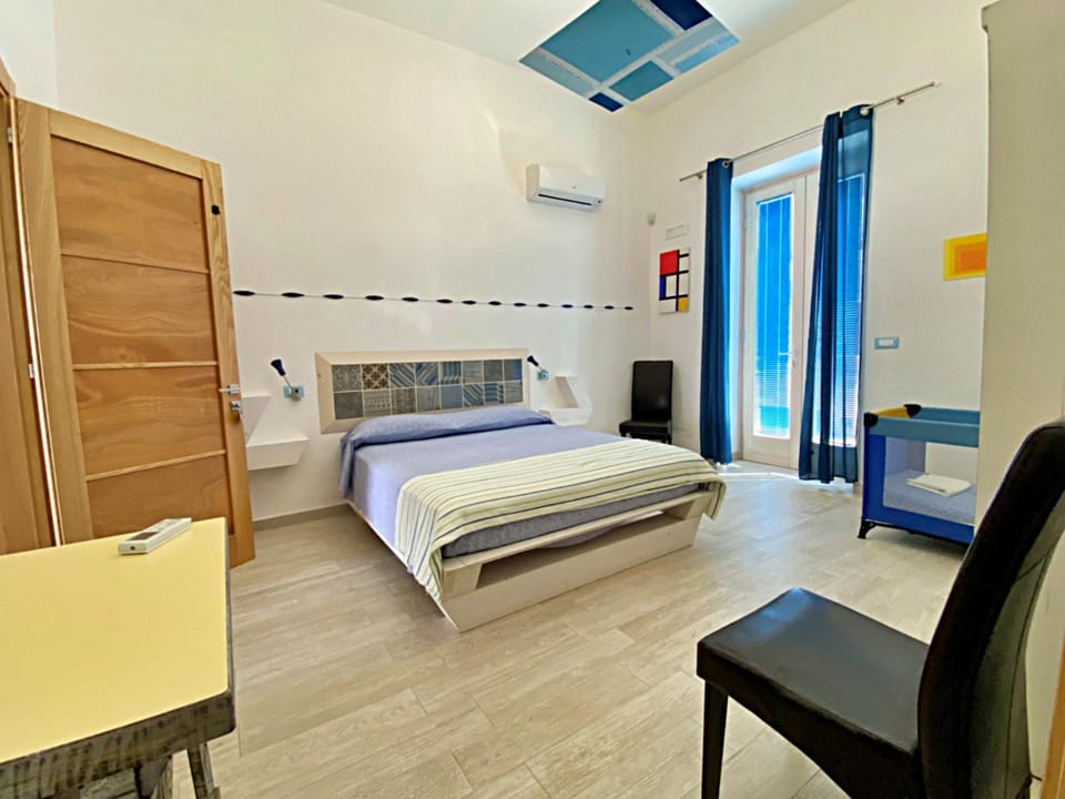 Bed, Photo of the whole room, Bedroom, wardrobe, air conditioner
