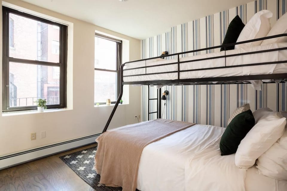 Classic Downtown Loft Style Apartment Apartment in Boston