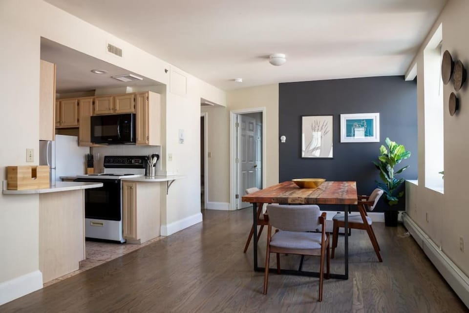 Classic Downtown Loft Style Apartment Apartment in Boston
