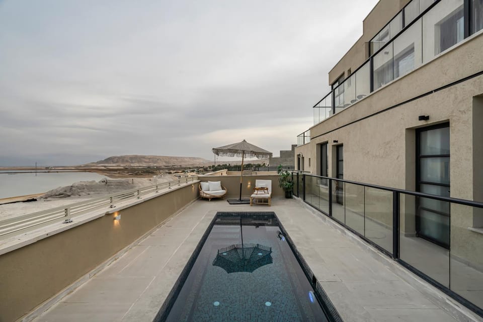 Patio, Balcony/Terrace, Pool view, Swimming pool, sunbed