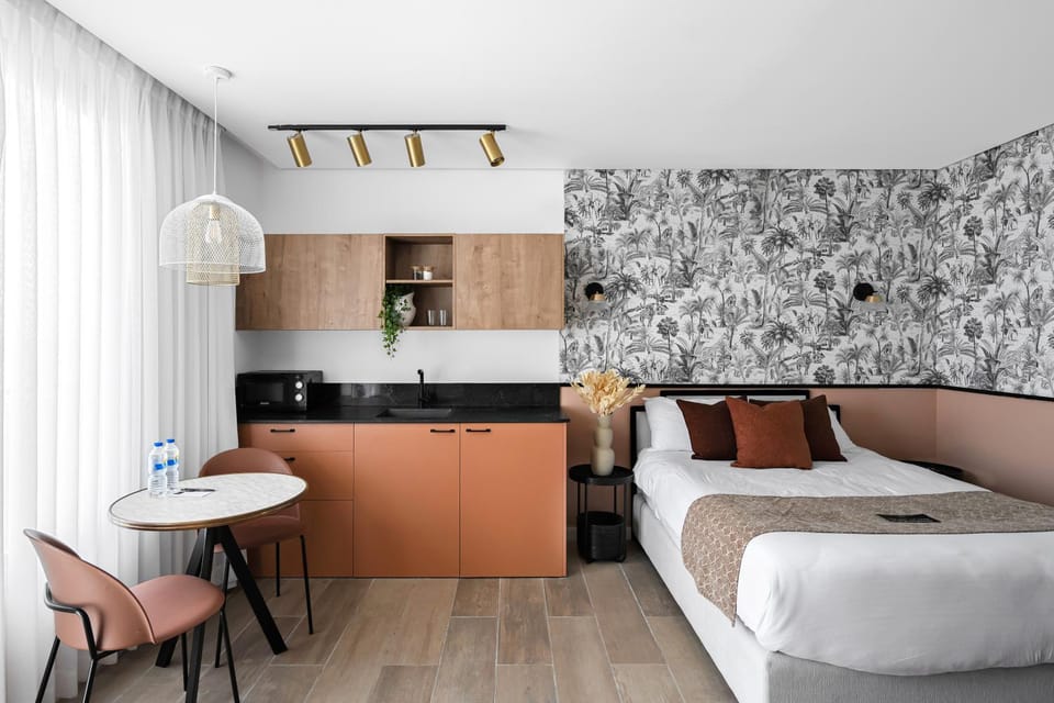 Bed, Kitchen or kitchenette, Living room, Dining area, Bedroom